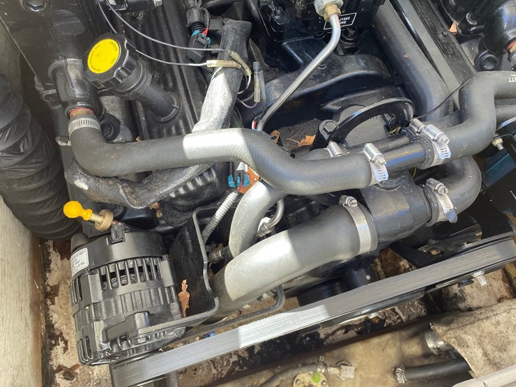 #1572-•-2005-tahoe-204-boat-(has-wi-title)-image-30