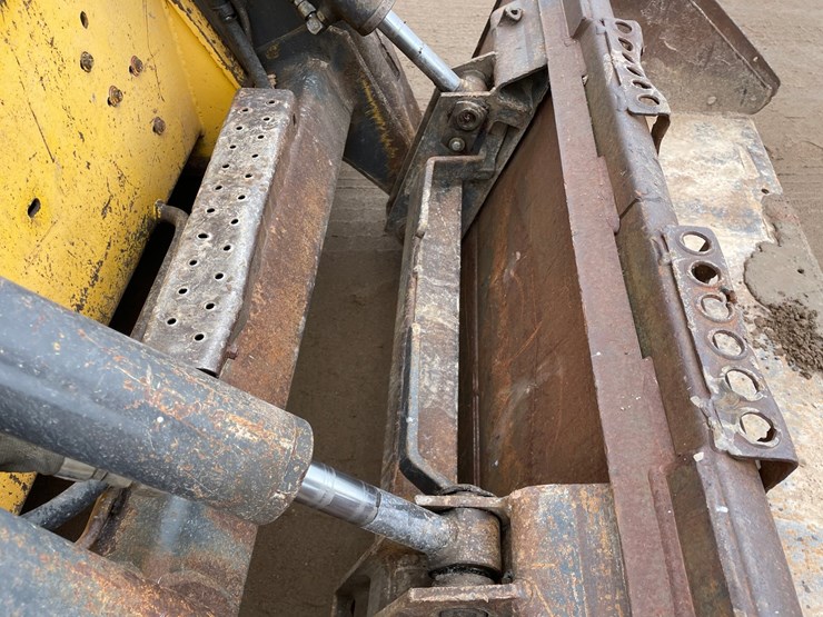 2007-new-holland-c185-image-12