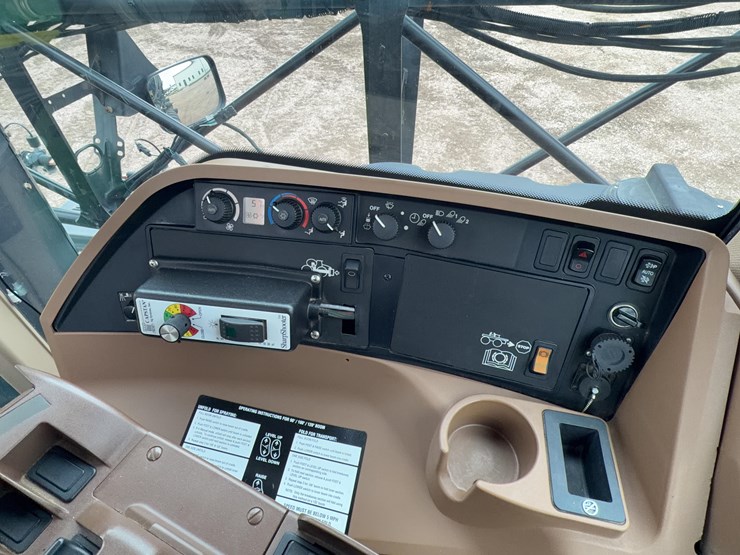 2013-john-deere-4940-image-56