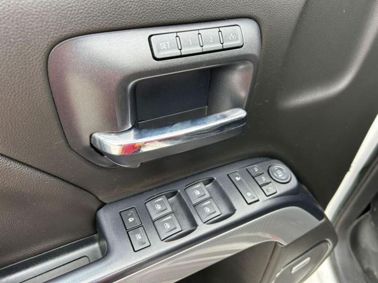 2018-chevrolet-silverado-1500-ltz-image-28