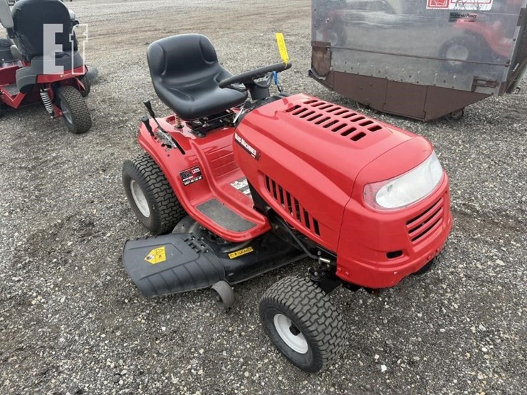2016-mtd-yard-machine-f28201-image-2
