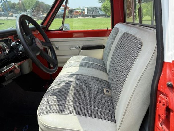 1972-chevrolet-custom-deluxe-image-51
