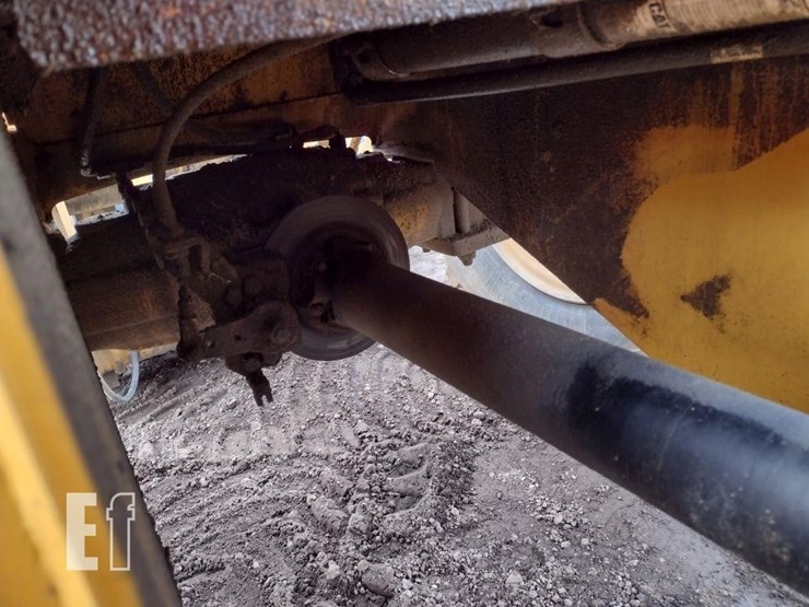 2015-caterpillar-914k-image-15