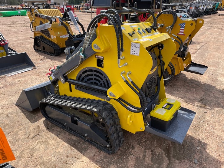 #5576-•-landhonor-lhr-t460k1-mini-skid-steer-image-4