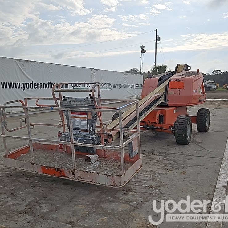 2016 JLG 400S