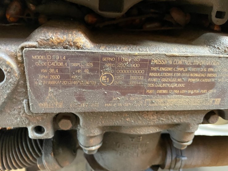 2016-jlg-400s-image-38