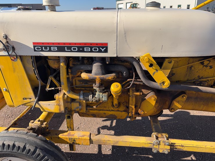 1968-international-cub-lo-boy-tractor-with-woods-belly-mower-image-10