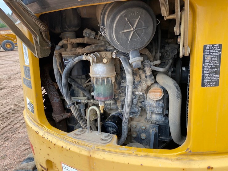 2011-deere-27d-image-18