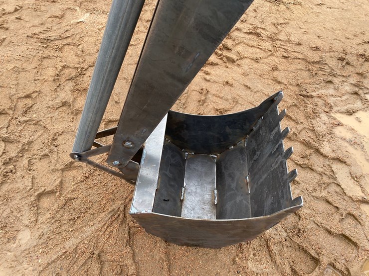 caterpillar-60-image-15