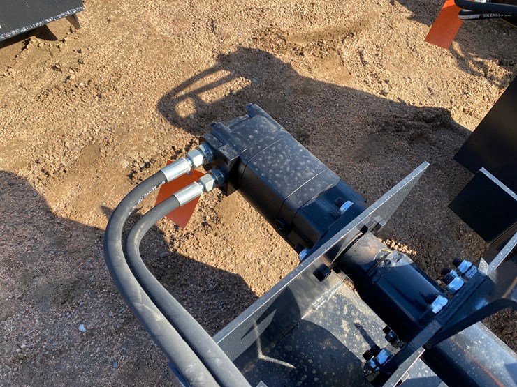 #4110-•-72"-jct-hydraulic-tiller-attachment-image-10