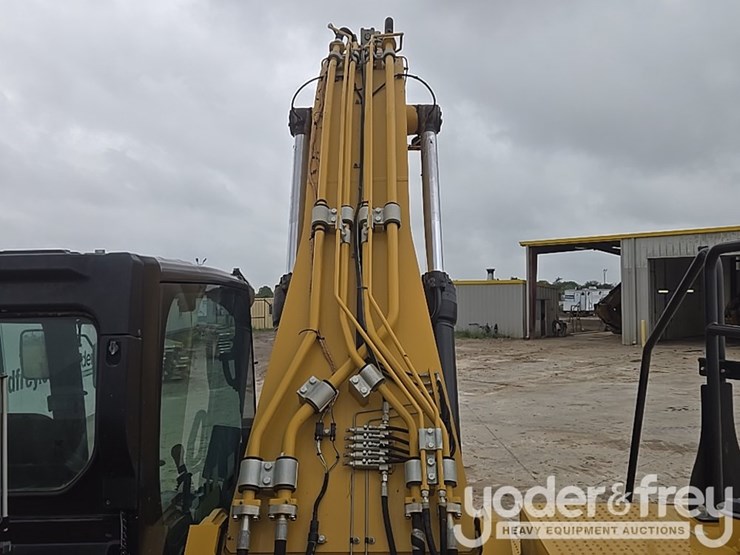 2021-caterpillar-336-image-35