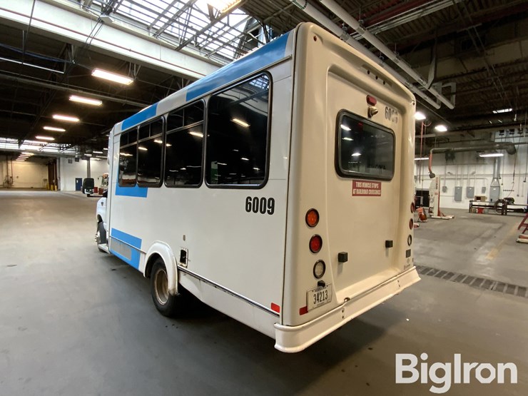 2018-ford-e450-image-17