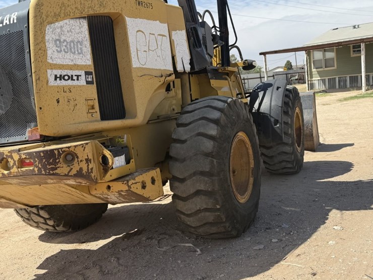 2012-caterpillar-930g-image-3