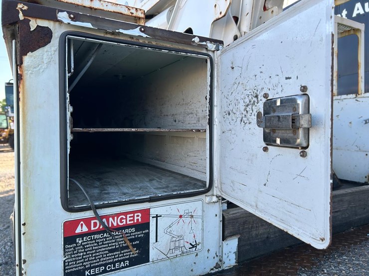 2016-international-durastar-4300-image-21