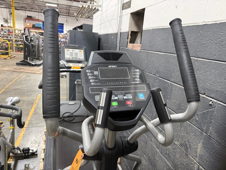 #2068-•-spirit-elliptical-ce800-image-2