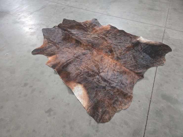 dark-brindle-cow-hide-image-3