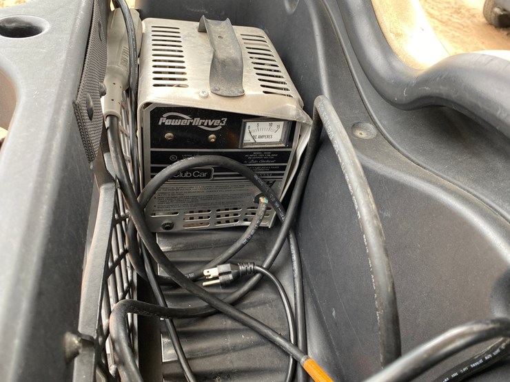 #1582-•-club-car-electric-golf-cart-with-charger-image-21