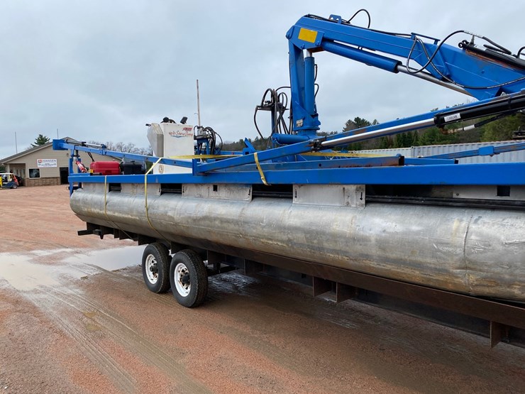 #1575-•-28'6"-pontoon-barge-with-crane-(no-title)-image-6