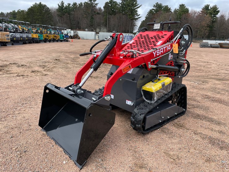 #5569-•-agt-ysrt14-tracked-mini-skid-steer-image-1