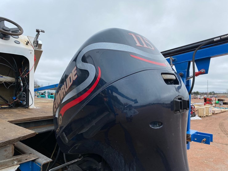 #1575-•-28'6"-pontoon-barge-with-crane-(no-title)-image-40