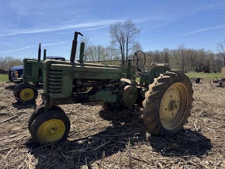 john-deere-b-image-1