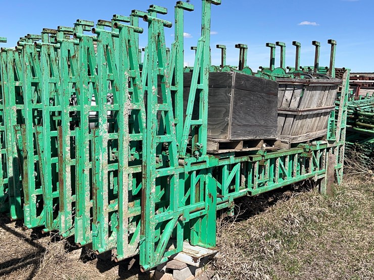big-green-scaffolding-image-10