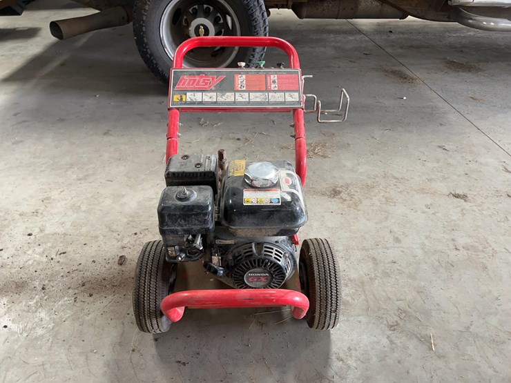 hotsy-pressure-washer-image-2