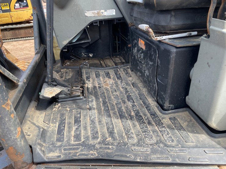 2020-bobcat-e32i-image-28