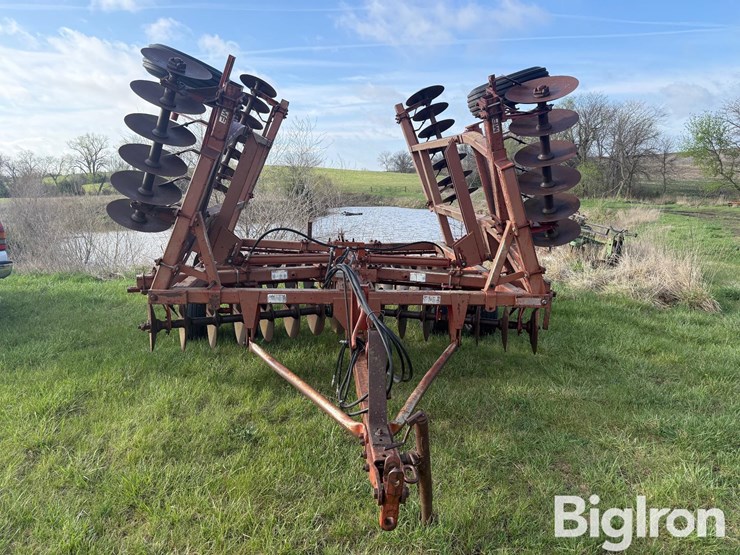 massey-ferguson-820-image-2