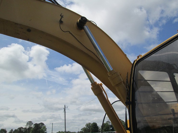 deere-200-lc-image-25