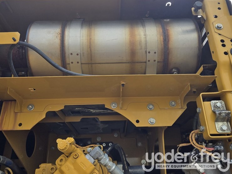 2021-caterpillar-336-image-65