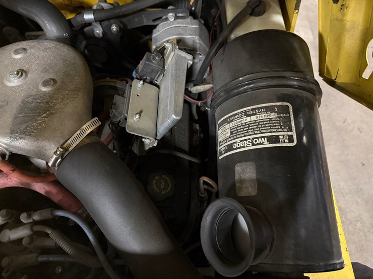 #2000-•-hyster-7700lb-forklift-image-22