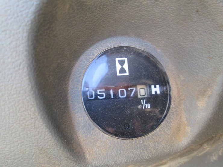 deere-200-lc-image-56