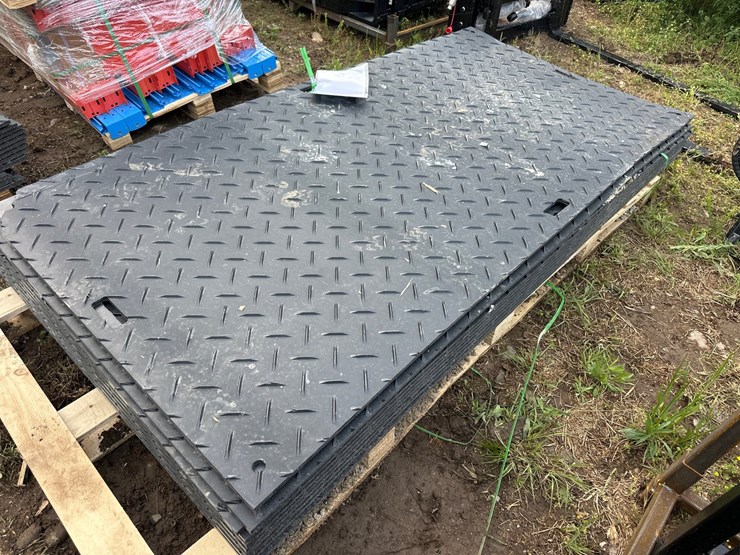 #1637-•-(12)-polyethylene-board-roadbed-protection-mats-image-1