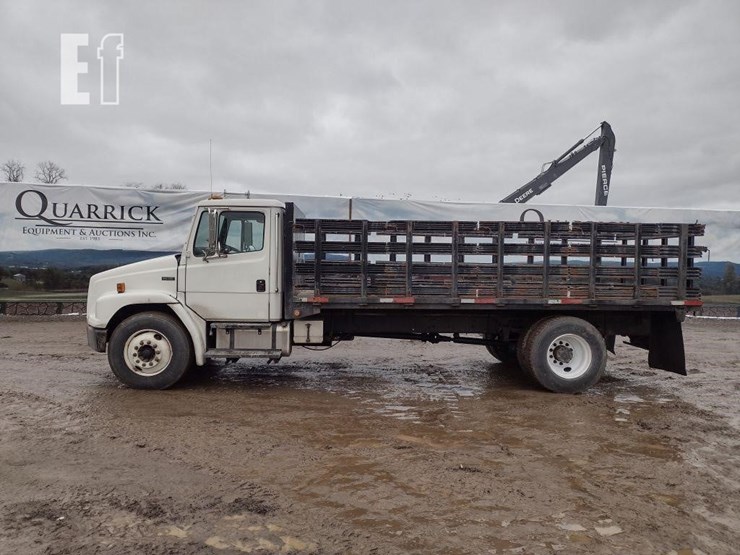 2002-freightliner-fl70-image-1