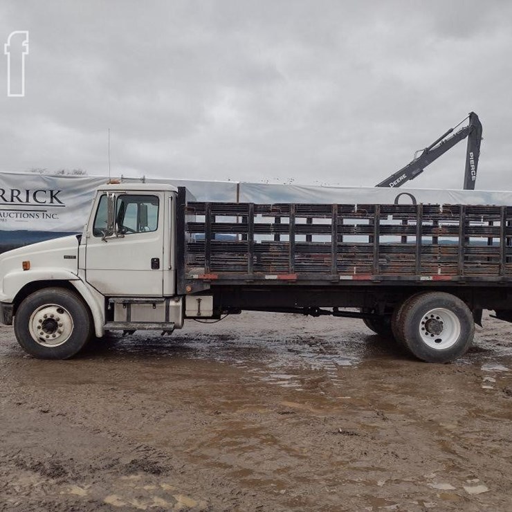 2002 FREIGHTLINER FL70