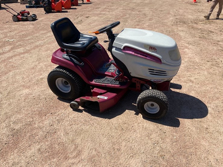 #1545-•-white-lt1850-hydro-riding-lawn-mower-image-4