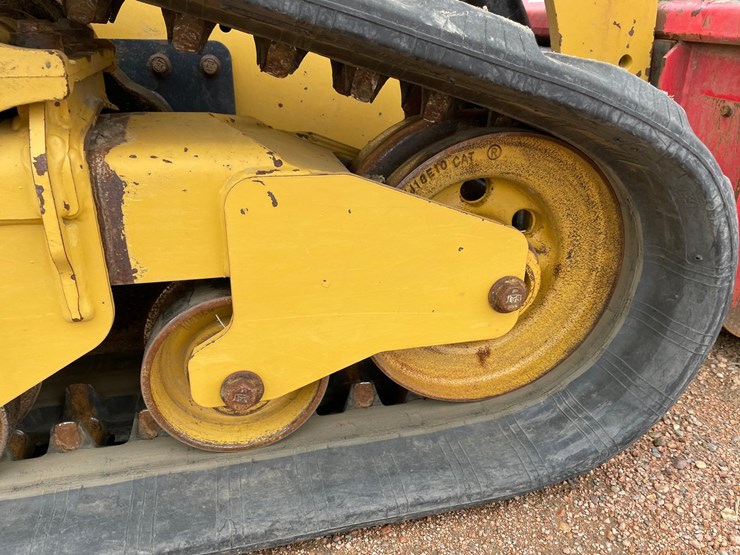 2019-caterpillar-299d2-xhp-image-26