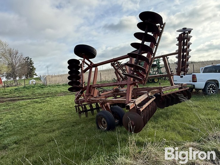 massey-ferguson-820-image-7