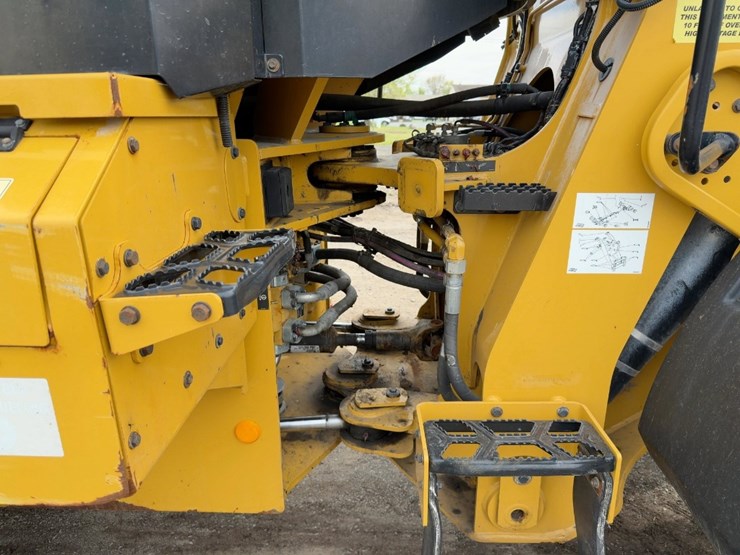 2020-caterpillar-930m-image-18