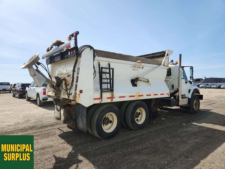 2016-international-workstar-7400-image-4