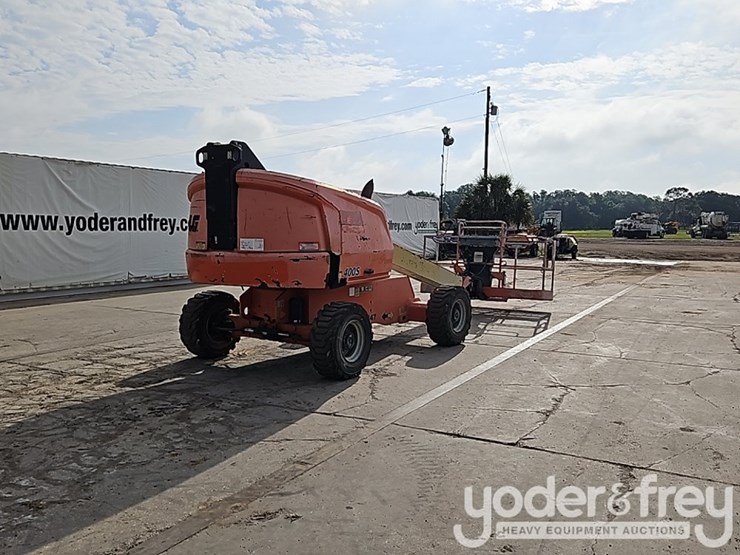 2016-jlg-400s-image-5