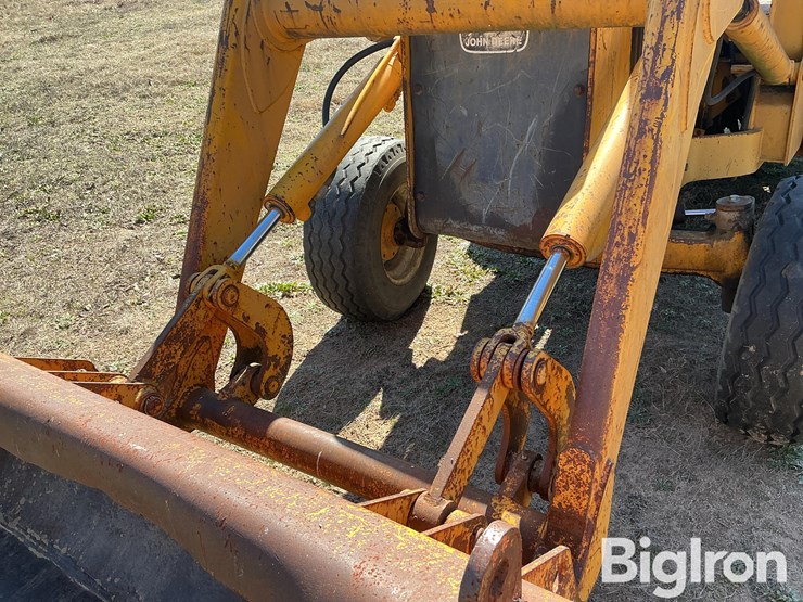 1981-deere-310a-image-17