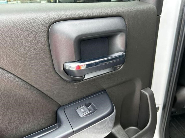 2018-chevrolet-silverado-1500-ltz-image-48