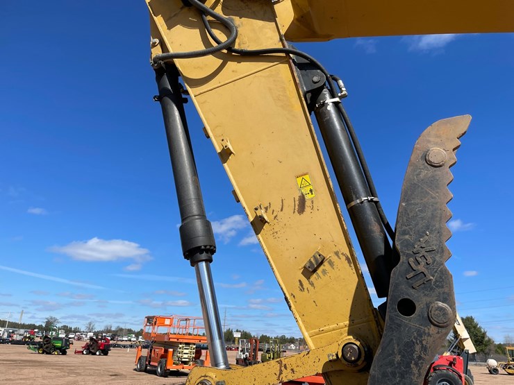 caterpillar-324e-image-19