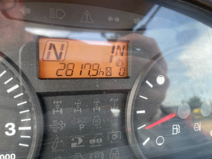 2014-kubota-m135gx-image-32