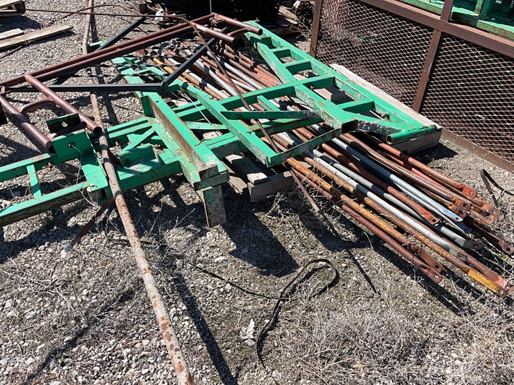 big-green-scaffolding-image-104