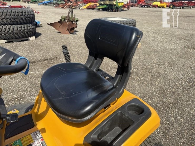 2018-cub-cadet-xt1-lt42-image-8