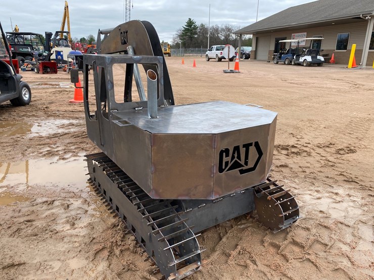 caterpillar-60-image-7