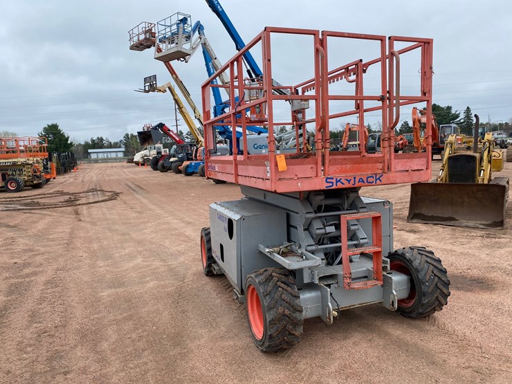 skyjack-sj6832rt-image-3